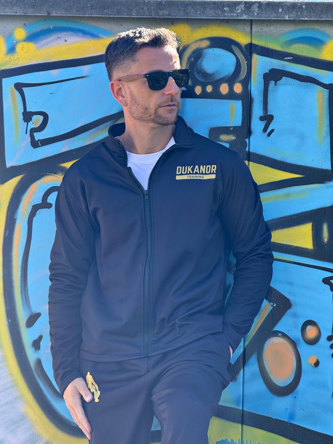 Ropa Dukanor: chaqueta de la colección para entrenar y vestir fuera de la pista